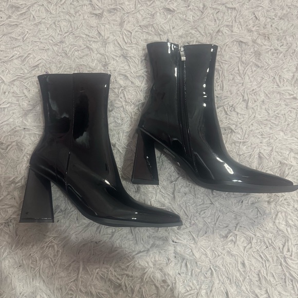 Azalea Wang Black Ankle Booties - Picture 2 of 7